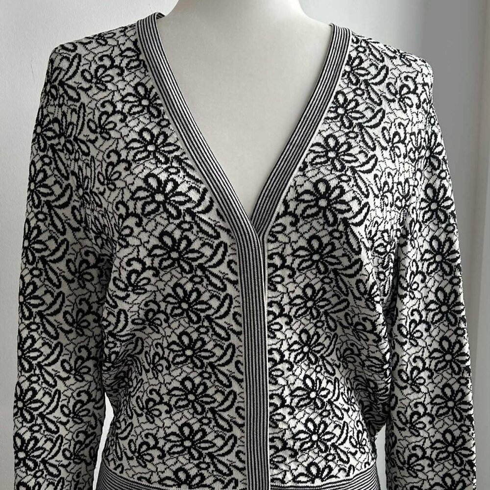 Vintage Jones New York Black & Off-White Floral Jacquard Knit Cardigan – US S